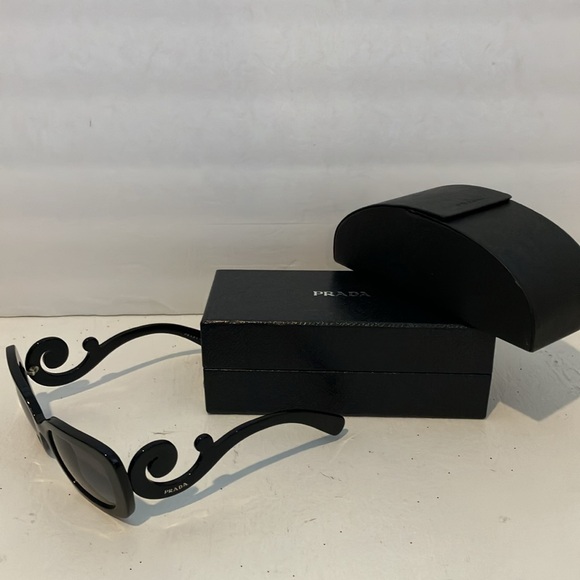 Prada black plastic sunglasses with case, cleaning cloth, and box. Preowned - Picture 4 of 8